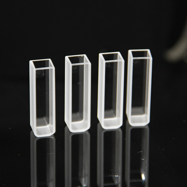 Standard Cuvettes With The Round Bottom Corners